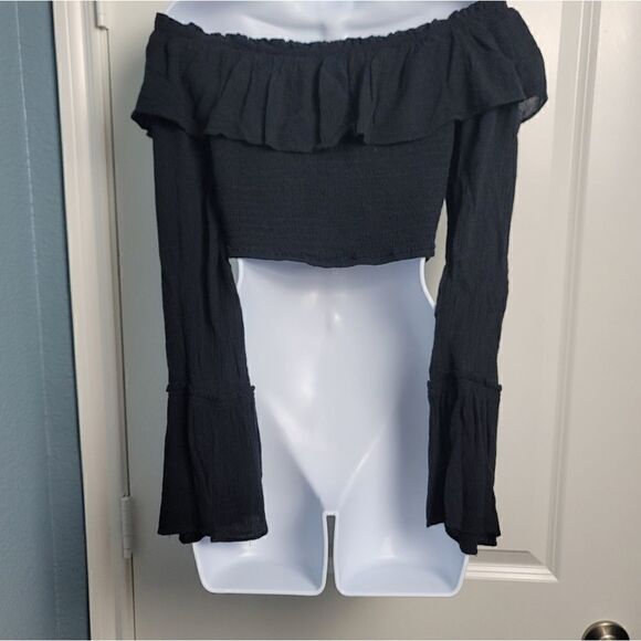 KIMCHI BLUE Ruffled Long Sleeve Crop Top - Picture 8 of 11